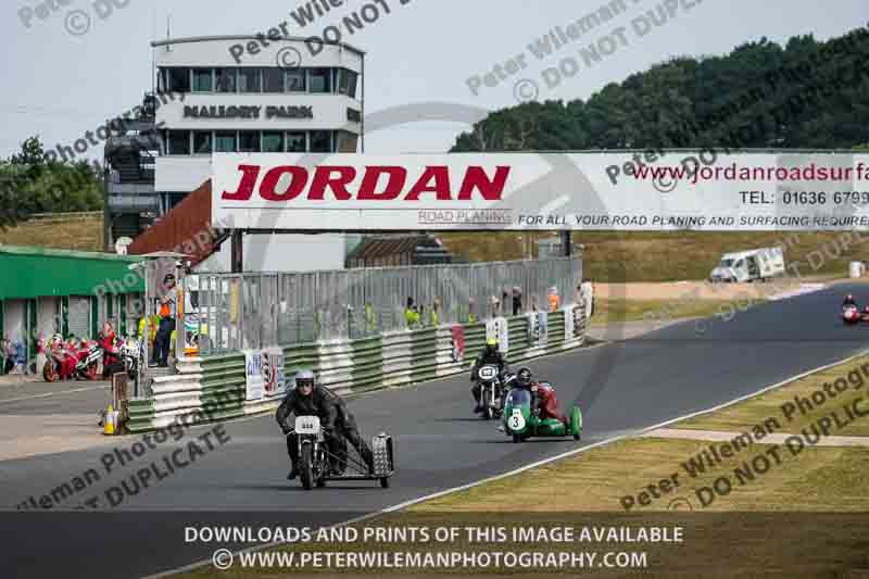 Vintage motorcycle club;eventdigitalimages;mallory park;mallory park trackday photographs;no limits trackdays;peter wileman photography;trackday digital images;trackday photos;vmcc festival 1000 bikes photographs
